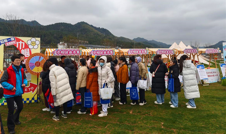 皖徽州區(qū)：招聘會送上「媽媽崗」