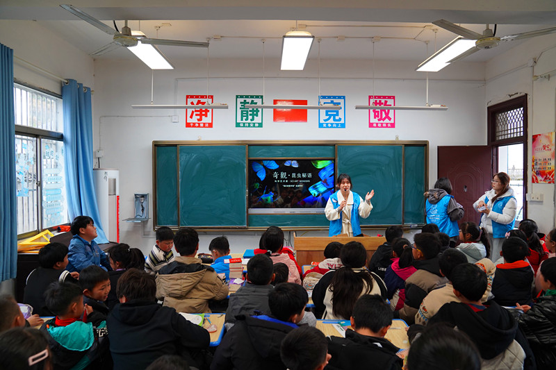 皖黟縣柯村鎮(zhèn)：「我們的圖書(shū)館」志願(yuàn)服務(wù)活動(dòng)成功舉辦