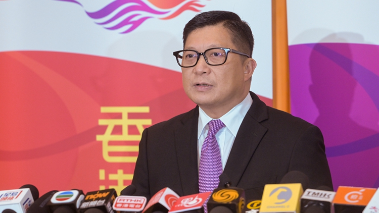 消息指被禁錮東南亞6港人獲救 鄧炳強(qiáng)由泰國(guó)返港見(jiàn)記者交代