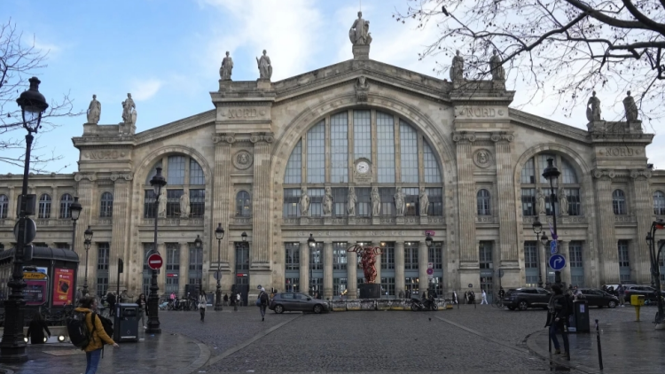 法國巴黎北站交通暫停：發(fā)現二戰(zhàn)時期炸彈