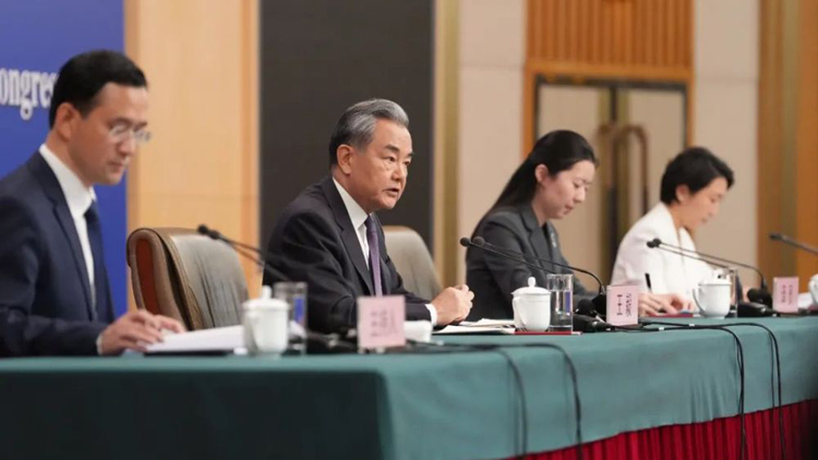 兩會外長記者會的三個細節(jié)