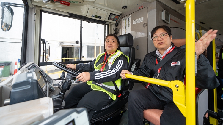 九巴為女性創(chuàng)造平等工作機(jī)會(huì) 女車長(zhǎng)5年增長(zhǎng)近三成 