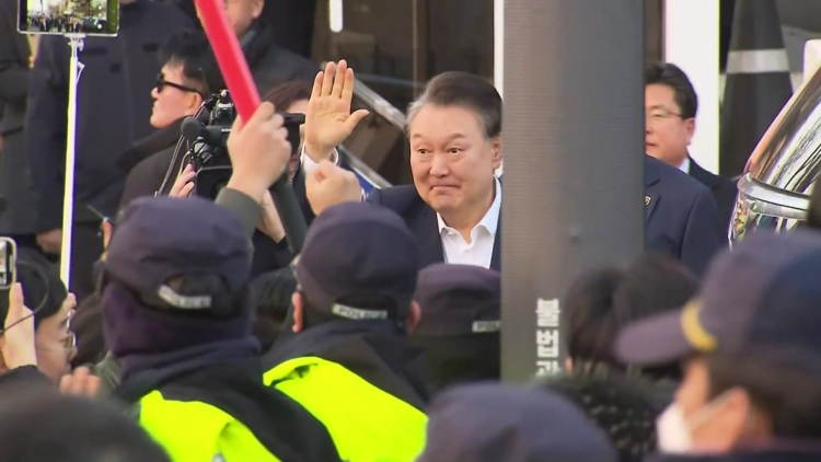 韓國(guó)總統(tǒng)尹錫悅離開首爾拘留所