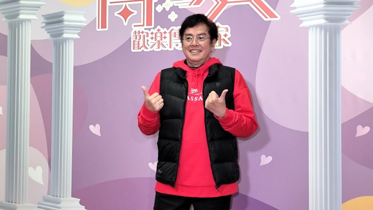 有片｜譚詠麟現(xiàn)身無綫電視城 回應(yīng)因病暴瘦傳聞