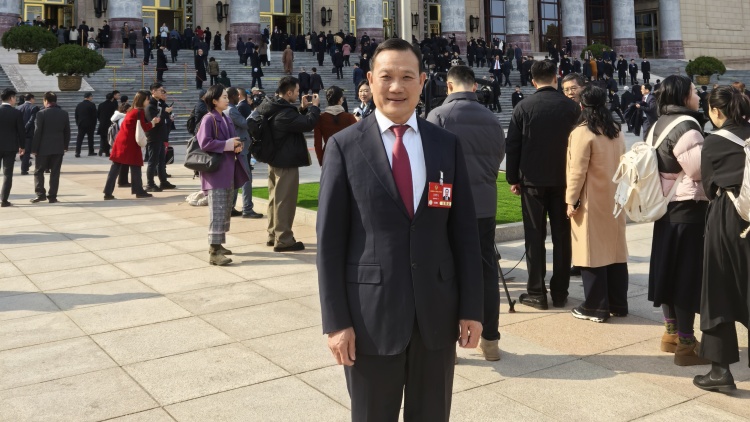 全國(guó)政協(xié)委員、香港廣西社團(tuán)總會(huì)首席會(huì)長(zhǎng)王明凡：呼籲加強(qiáng)涉外法治體系建設(shè)護(hù)航大灣區(qū)高質(zhì)量發(fā)展