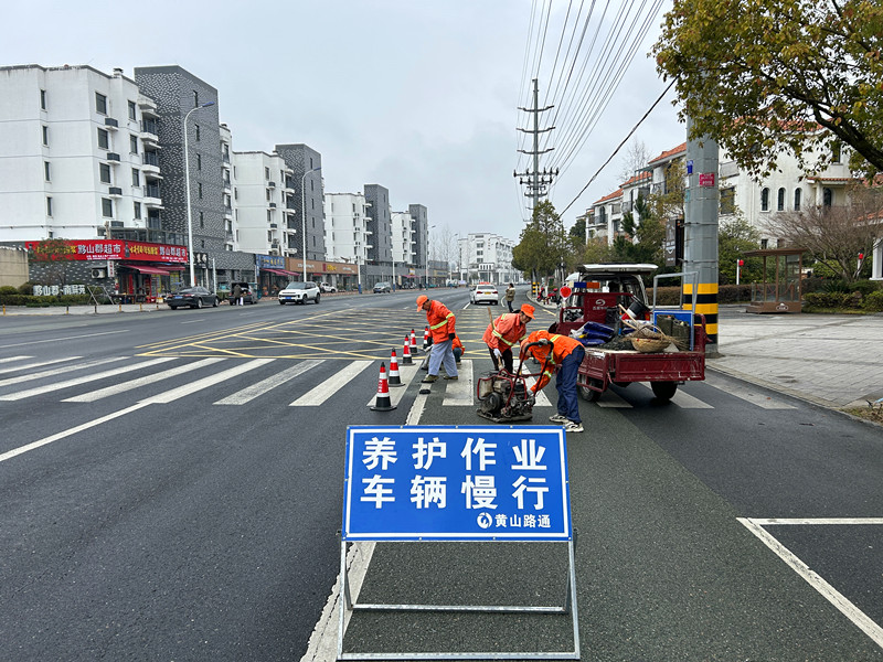 皖黟縣：備戰(zhàn)騎行盛會  護航暢安賽程