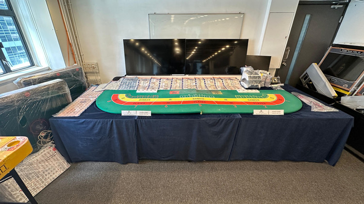 警方打擊港島黑社會(huì)行動(dòng)  拘74人檢160萬(wàn)元毒品