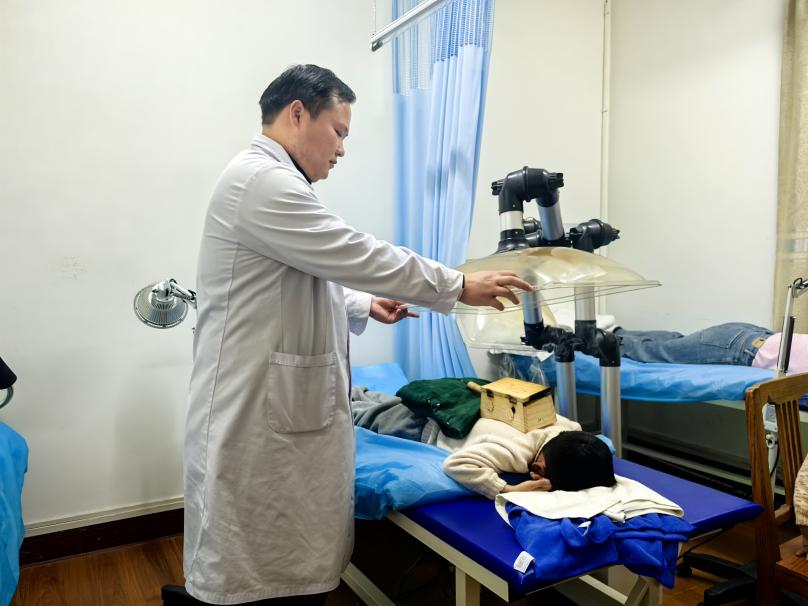 皖徽州區(qū)：開設(shè)「中醫(yī)夜間門診」 健康守護「不打烊」