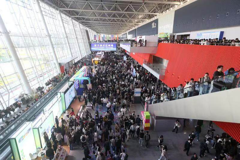 惠州21家企業(yè)攜千餘崗位廣州攬才