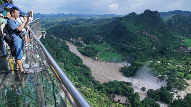 中國首個(gè)跨境旅遊合作區(qū)市場(chǎng)升溫 面向港澳遊客推優(yōu)惠