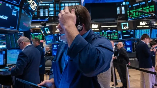 美股三大指數(shù)集體收漲 納斯達克中國金龍指數(shù)飆升逾4%