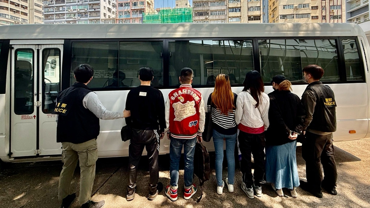 警方旺角搗破非法釣魚(yú)機(jī)賭場(chǎng) 拘捕6名男女