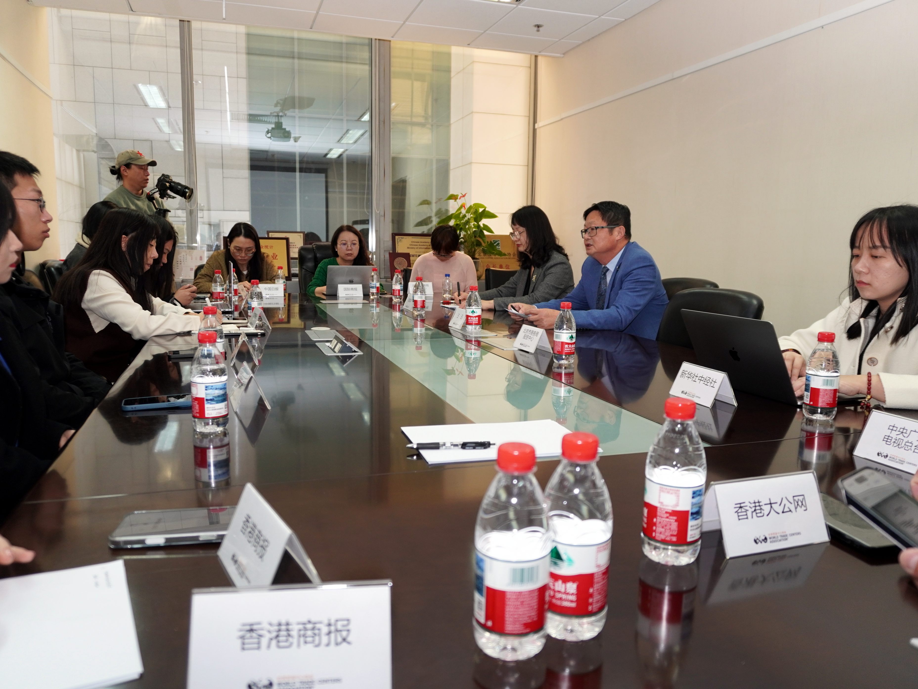 共享服貿(mào)發(fā)展機遇——世界貿(mào)易中心協(xié)會攜手2025年服貿(mào)會「連通全世界，打造共贏鏈」