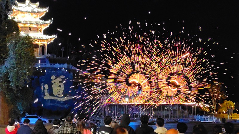 逍遙齊雲(yún)山「夜太美」  皖休寧「日娛+夜遊」激發(fā)春日文旅新活力