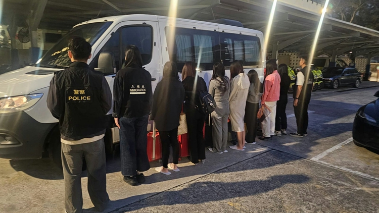 警方聯(lián)同入境處大埔上水掃黃 拘捕19名內(nèi)地女子