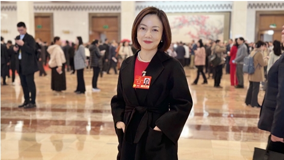 有片 |「80後」美的女副總裁鍾錚首登福布斯榜