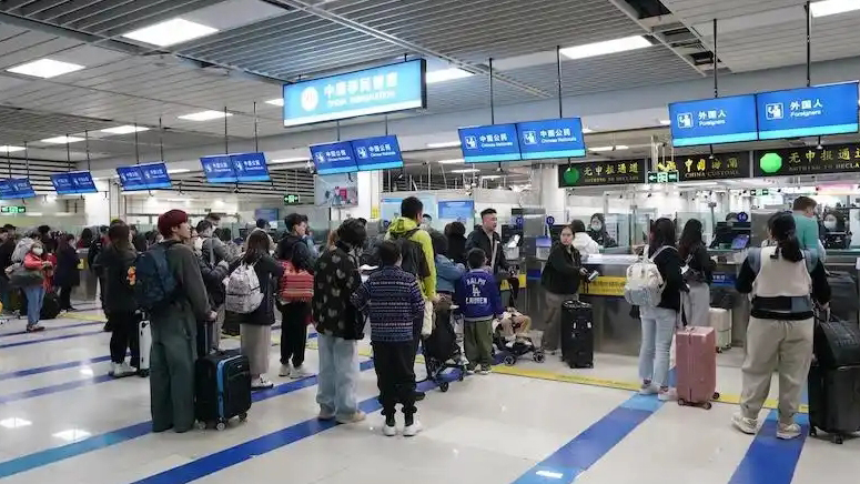 已破千萬！深圳灣口岸今年出入境客流如潮