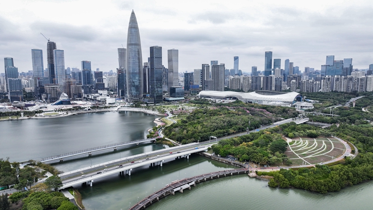 【熱門(mén)話(huà)題】中國(guó)堅(jiān)定擴(kuò)大對(duì)外開(kāi)放 反對(duì)經(jīng)貿(mào)問(wèn)題政治化