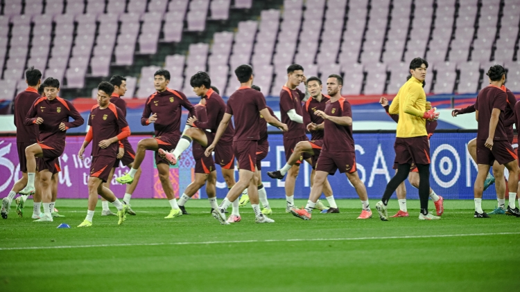 杭州7萬(wàn)人主場(chǎng)迎鬥澳洲 國(guó)足背水一戰(zhàn)誓要搶分