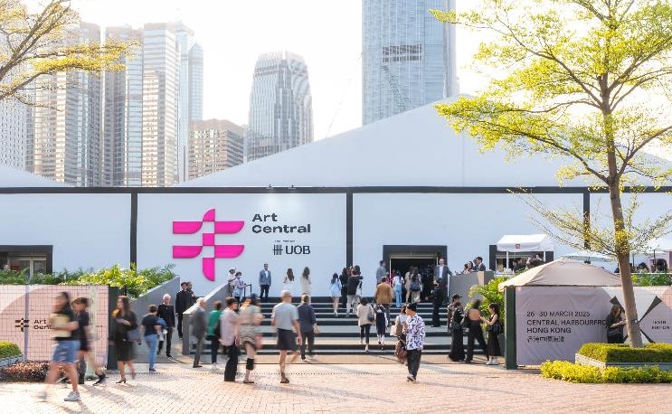 【藝術(shù)三月】直擊 Art Central 現(xiàn)場  藝聚中環(huán)海旁
