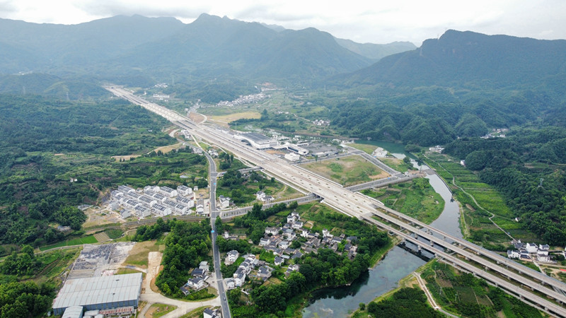 皖?黟縣西遞鎮(zhèn)：「作退一步想」巧盤(pán)「平安結(jié)」