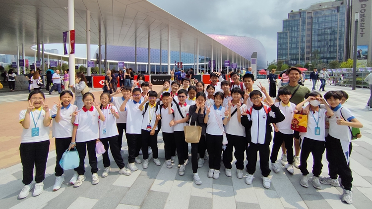 香港七欖首度移師啟德體育園舉行 觀眾對(duì)場(chǎng)館評(píng)價(jià)正面