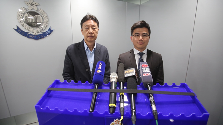 警破盜竊集團(tuán)拘6人 涉偷取信用卡作虛假交易 半年洗黑錢3500萬(wàn)元