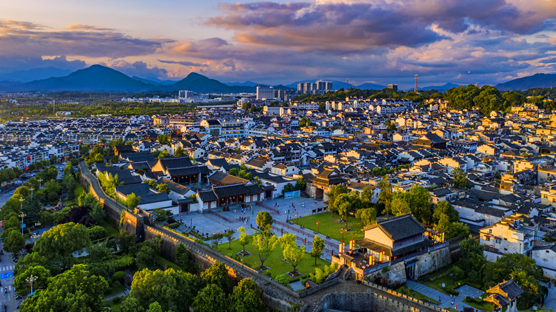 春風(fēng)相牽春水如弦  2025全國(guó)春季鄉(xiāng)村旅遊盛典「花開」歙縣