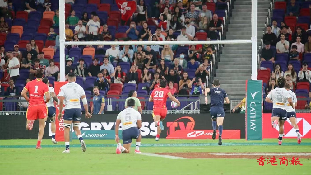 香港七欖首日逾3.3萬人進(jìn)場 港男女隊(duì)銀劍賽旗開得勝