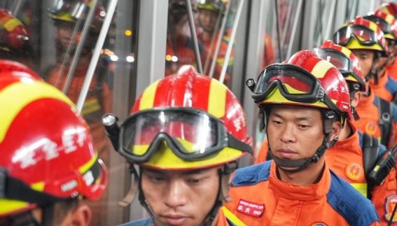 中國雲(yún)南救援醫(yī)療隊抵達緬甸開展救援