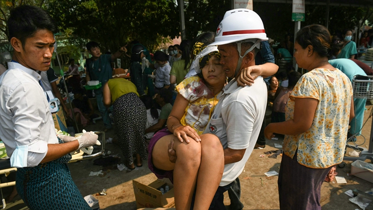 習(xí)近平就緬甸遭受地震災(zāi)害向緬甸領(lǐng)導(dǎo)人敏昂萊致慰問電