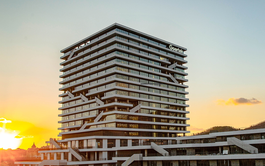 歌爾股份2024年?duì)I收首破千億 淨(jìng)利潤增長超一倍