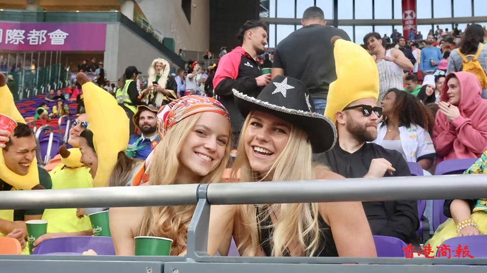 有片｜天氣轉(zhuǎn)冷無損熱球迷熱情 七欖次日繼續(xù)狂歡