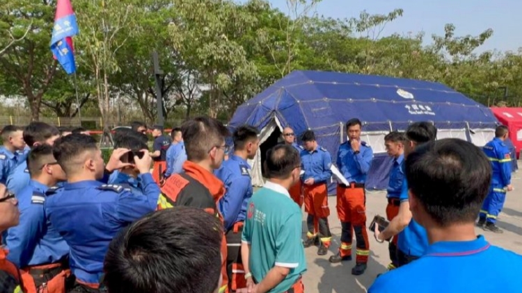 緬甸救援丨特區(qū)救援隊(duì)抵達(dá)災(zāi)區(qū) 會(huì)和國家隊(duì)分工搜救