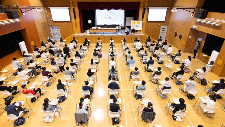 2025年文憑試首科筆試視藝科今開(kāi)考 近4000人報(bào)考