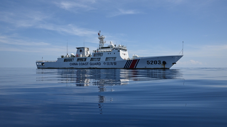 福建海警位東引島、烏丘嶼附近海域開(kāi)展綜合執(zhí)法巡查