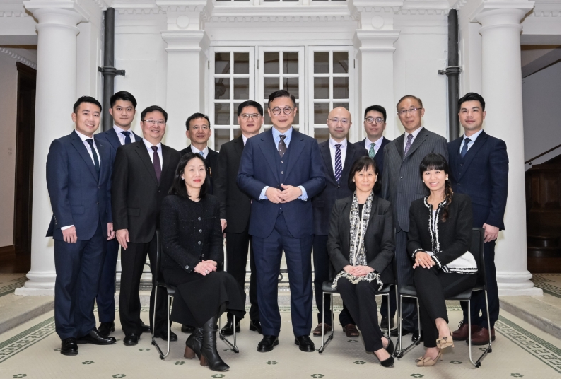 粵港澳大灣區(qū)專(zhuān)責(zé)小組首次開(kāi)會(huì) 加入粵澳律師及網(wǎng)紅視覺(jué)看問(wèn)題