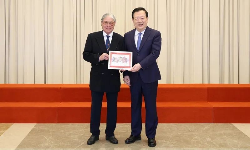 夏寶龍會見中國香港體育協(xié)會暨奧林匹克委員會會長霍震霆一行