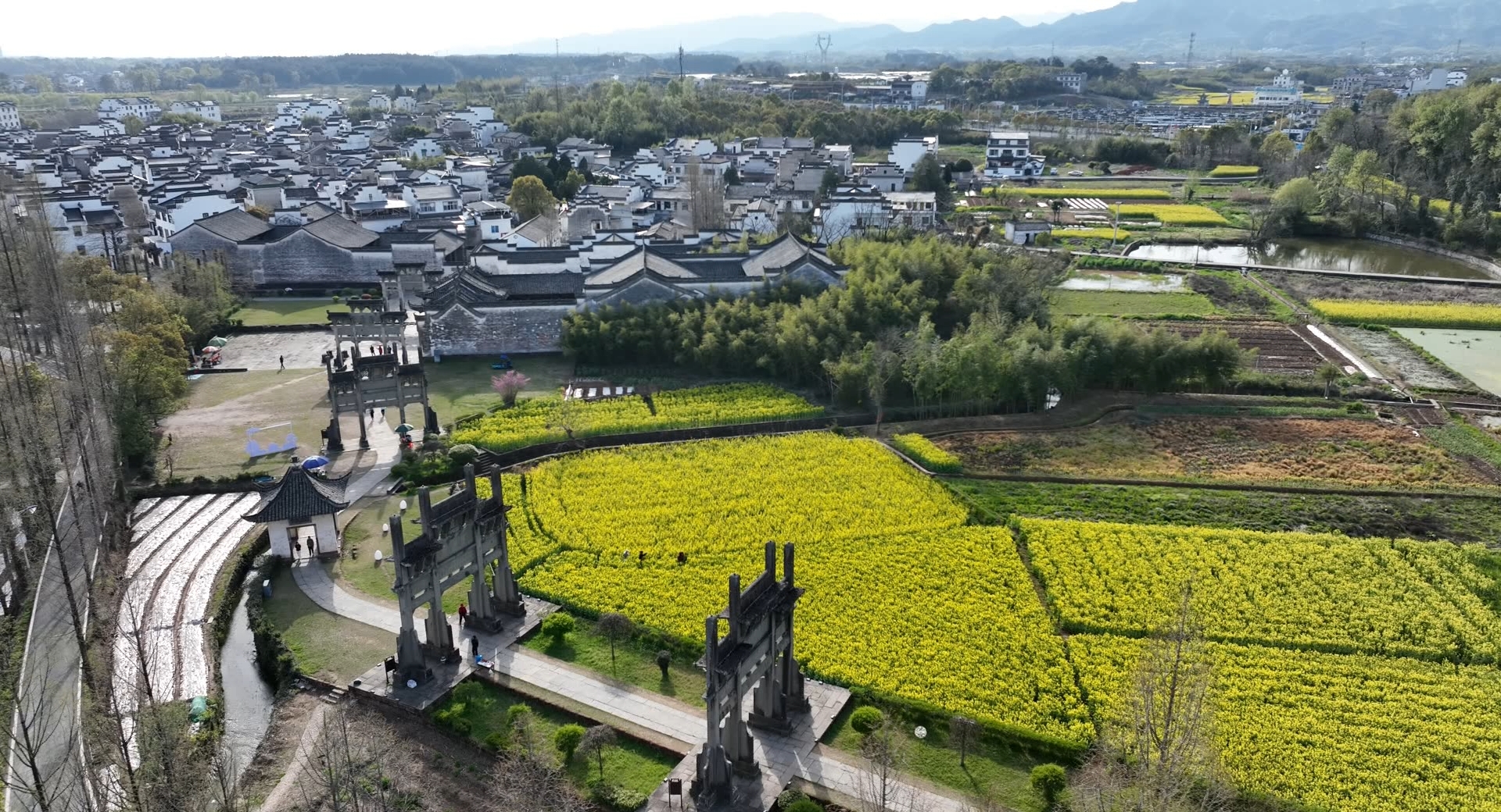 皖歙縣：棠樾春色添彩徽州畫(huà)卷