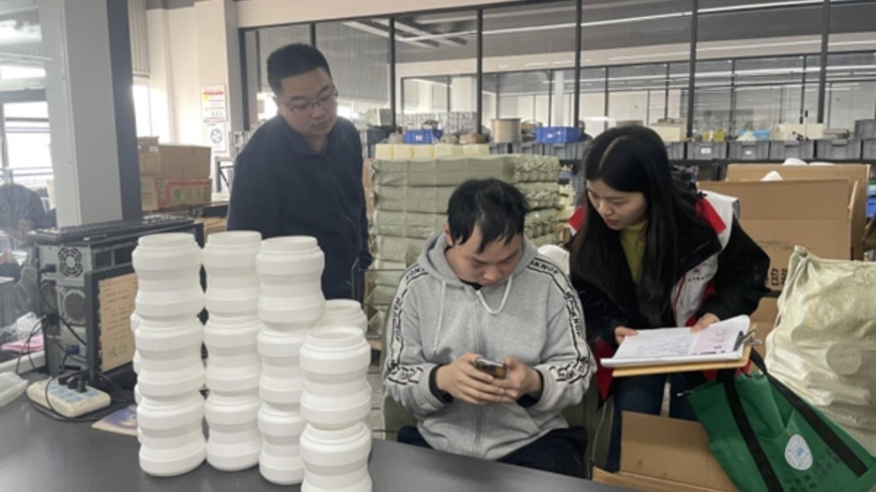 湖南湘江新區(qū)雷鋒街道：暖心就業(yè)服務(wù)  點(diǎn)亮求職夢(mèng)想