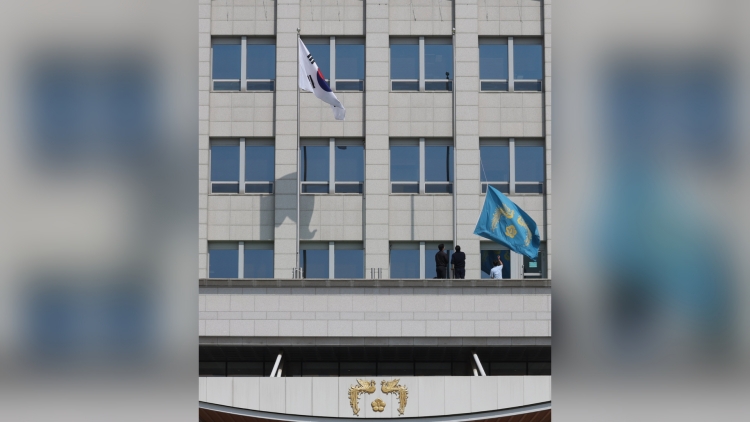 15名韓國總統(tǒng)辦公室高級(jí)參謀集體辭職