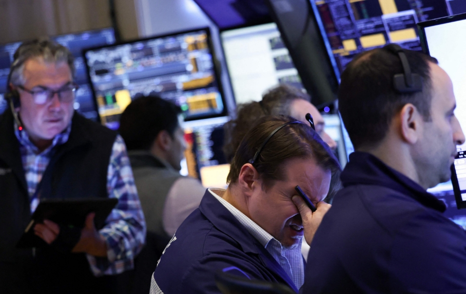 美股繼續(xù)暴跌 道指開市勁瀉逾千點(diǎn) 跌穿40000點(diǎn)心理關(guān)口