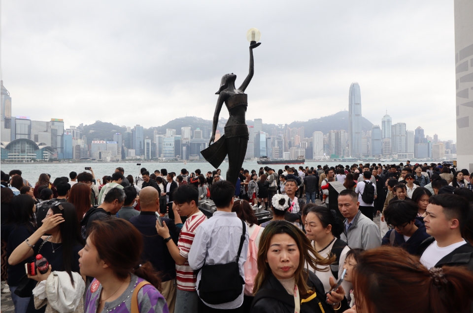 清明長假期首日截至晚上9時(shí) 逾109萬人次進(jìn)出本港