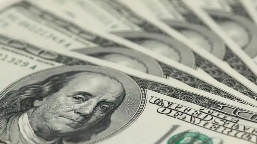 美元?jiǎng)?chuàng)兩年多以來最大單日跌幅 外媒：美元恐面臨信任危機(jī)