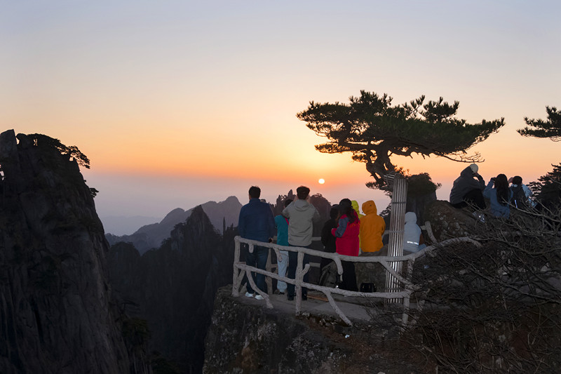 同比增長26% 黃山風景區(qū)清明假期迎客超9萬
