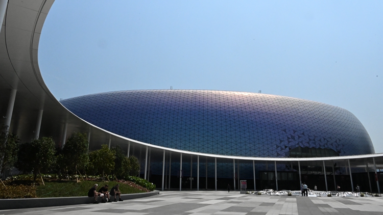 4·8起英國樂隊(duì)Coldplay啟德體育園辦演唱會 運(yùn)輸署籲過境旅客預(yù)早計(jì)劃行程