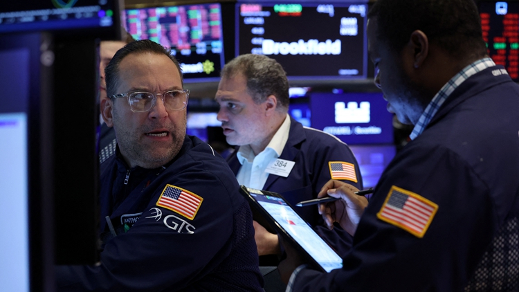 美股繼續(xù)暴瀉 道指早段跌逾1100點 標指跌入熊市