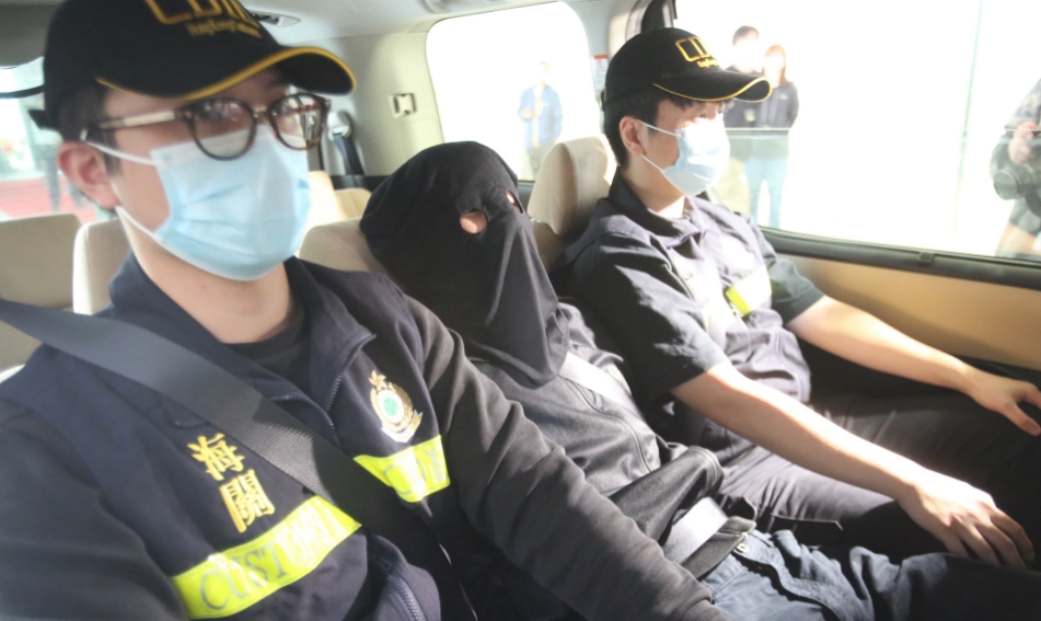 海關(guān)破村屋毒品儲(chǔ)存?zhèn)} 拘一男檢100萬元大麻毒品