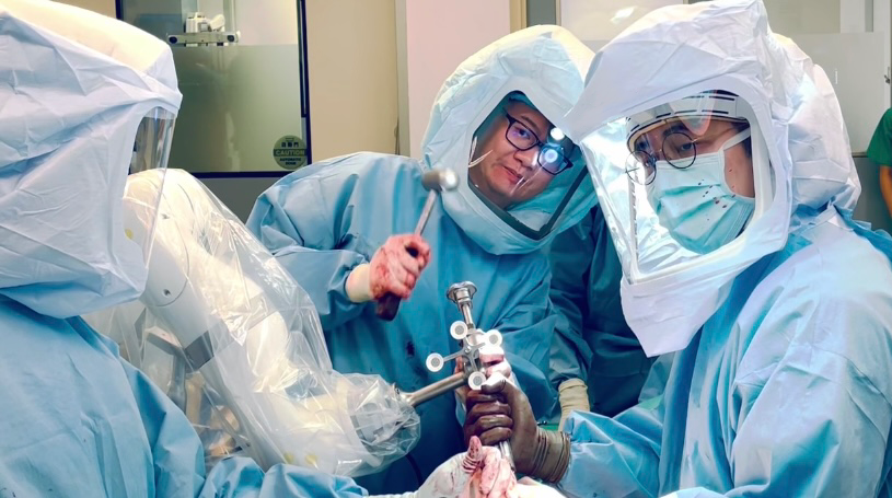 「港產(chǎn)」錕鋙全骨科手術(shù)機(jī)器人在港完成100例手術(shù)