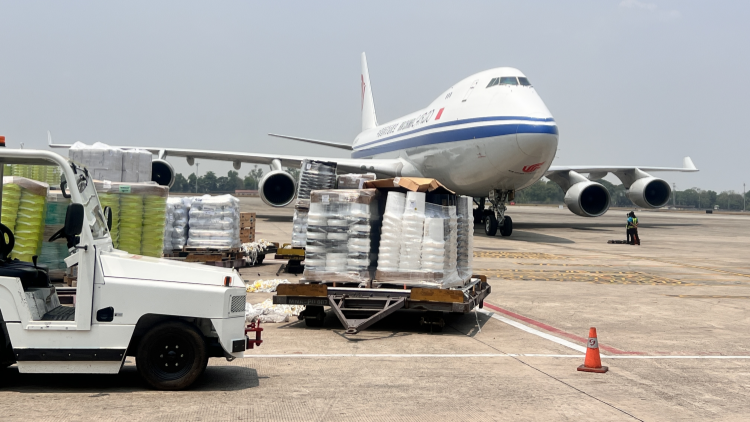 中國(guó)政府援緬第五批抗震救災(zāi)物資抵達(dá)仰光